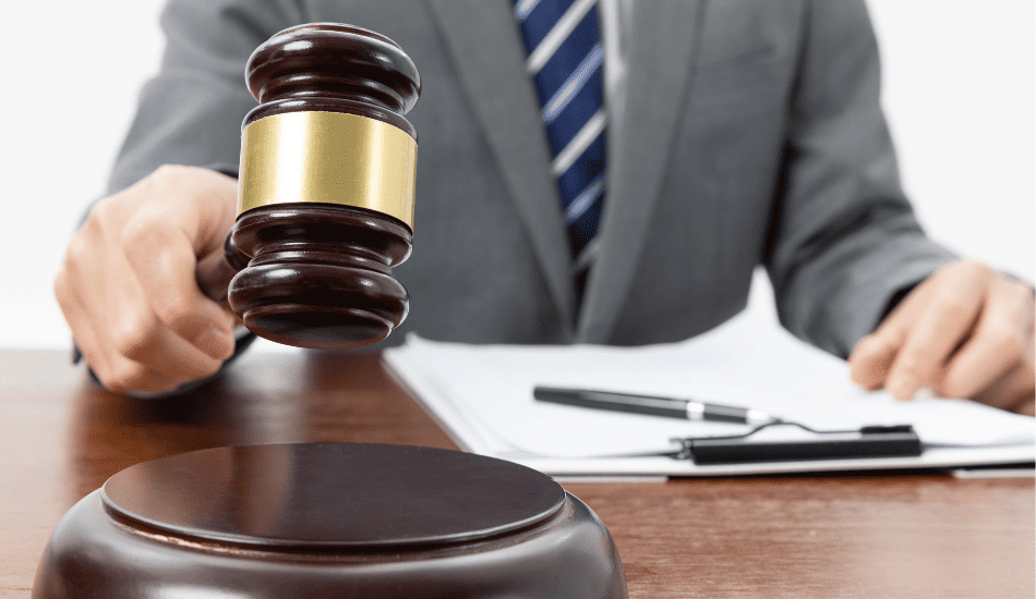 Defensa legal en audiencia de procedimiento expedito